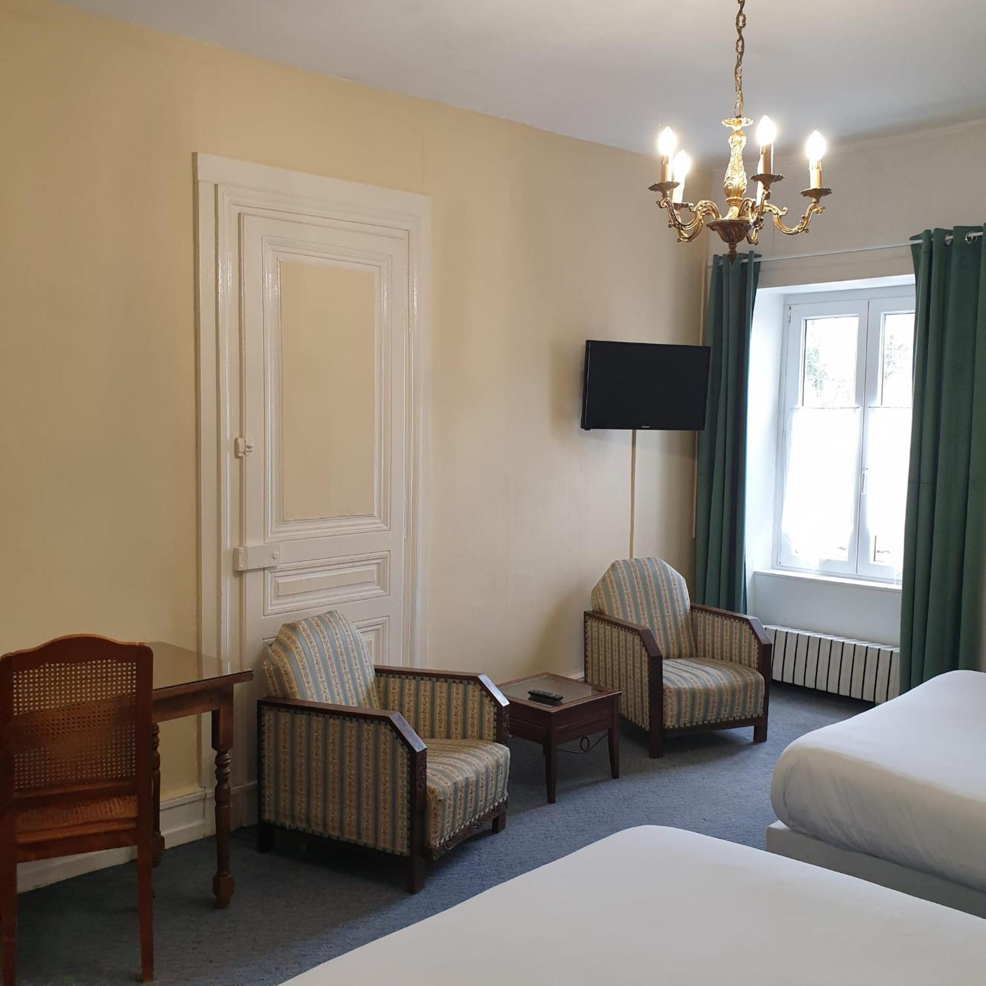 Hotel Des XII Apotres & De La Cle Des Champs Контрексевіль Екстер'єр фото